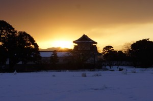 三の丸から見る朝日